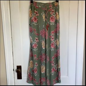 Flowy Floral pants by Angie